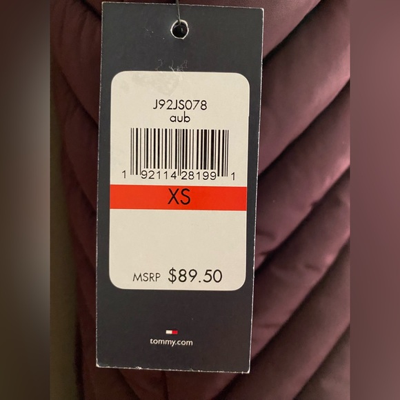 NWT, Tommy Hilfiger puffer vest, 100% Polyester, burgundy, Sz XS - Picture 4 of 5